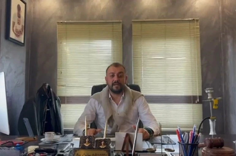 Amatör kulübe destek gecesinde ödül "boşanma avukatlığı" oldu