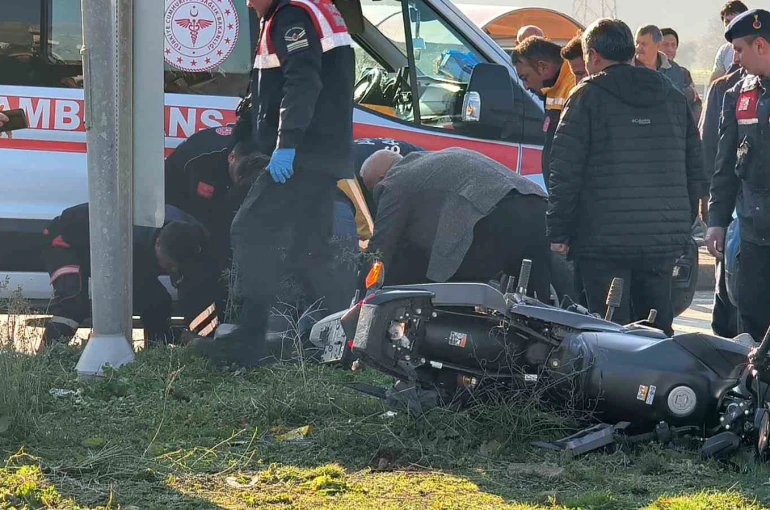 Ambulans şoförü kazada hayatını kaybetti 