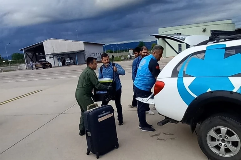 Ambulans uçakla Samsun’dan Ankara’ya 1 karaciğer ve 2 böbrek grefti ulaştırıldı 