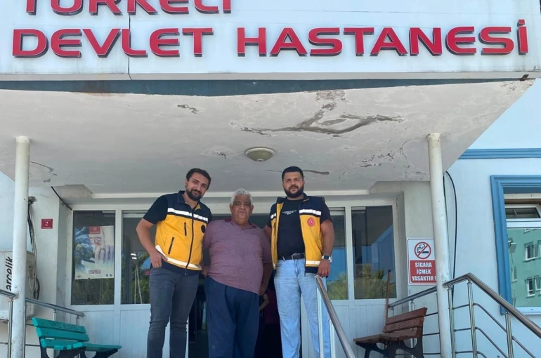 Ambulansta düşen ve içerisinde 150 bin lira olan cüzdan sahibine teslim edildi