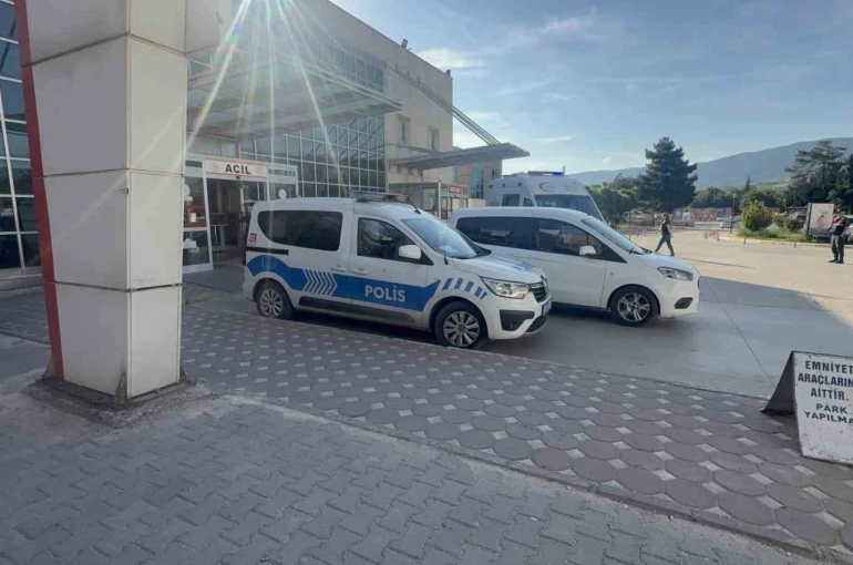 Amca oğulları arasındaki alacak verecek tartışması kanlı bitti: 1 ölü, 3 yaralı