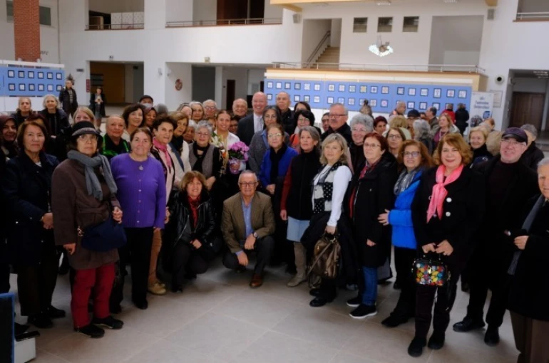 Anadolu Üniversitesi 60 yaş üstü Tazelenme Üniversitesi öğrencilerinden mandala sergisi 