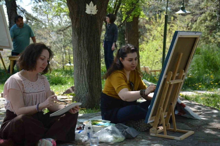 Anadolu Üniversitesi Japon Bahçesinde "Açık Hava Resim Çalıştayı" 