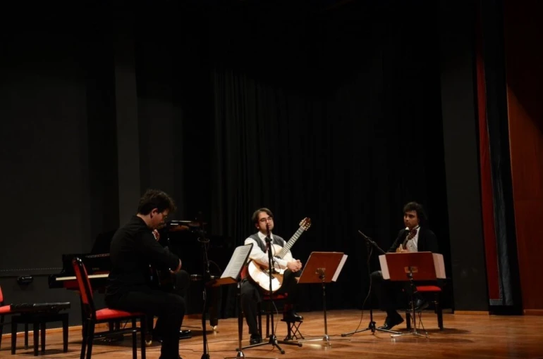 Anadolu Üniversitesinde Gitar Sanat Dalı Konseri 