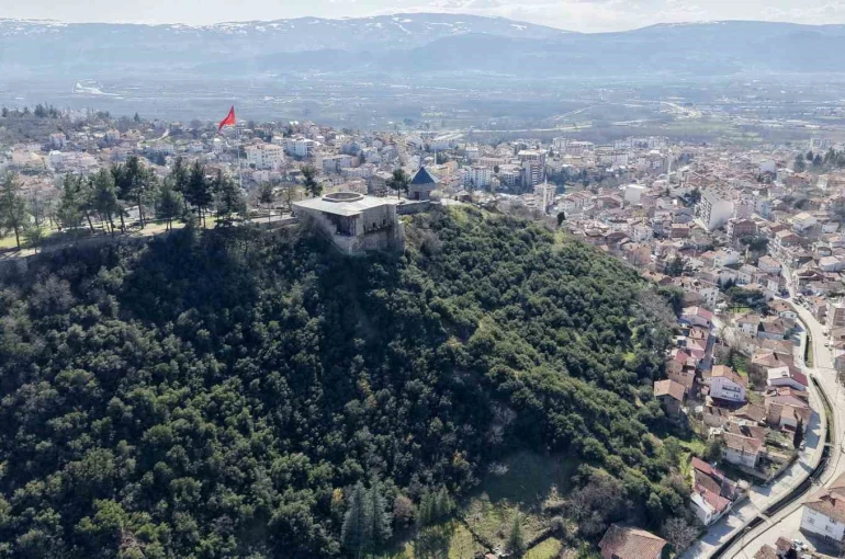 Anadolunun ilk medreselerinden 869 yıllık Yağıbasan Medresesi zamana direniyor