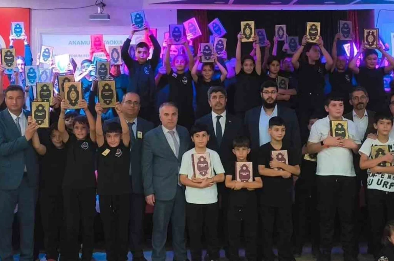 Anamur’da ’Kur’an okuyorum, peygamberimi seviyorum’ programı büyük ilgi gördü 
