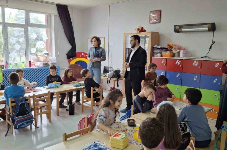 Anaokulunda velilere ’Ramazan ve Oruç’ konulu seminer verildi 