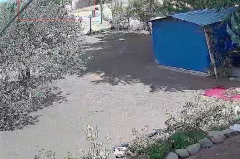 Ankara’da 3 katlı binadaki göçük anı kamerada