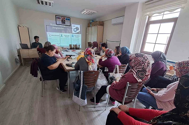 Ankara’da Aile Destek Merkezi kursiyerleri kanserler hakkında bilgilendirildi 