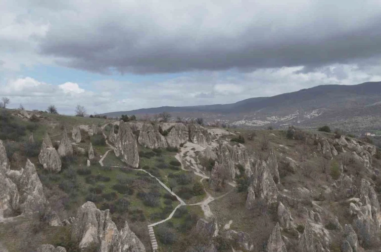 Ankara’da Kapadokya’yı andıran doğa harikası: Abacı Peribacaları 