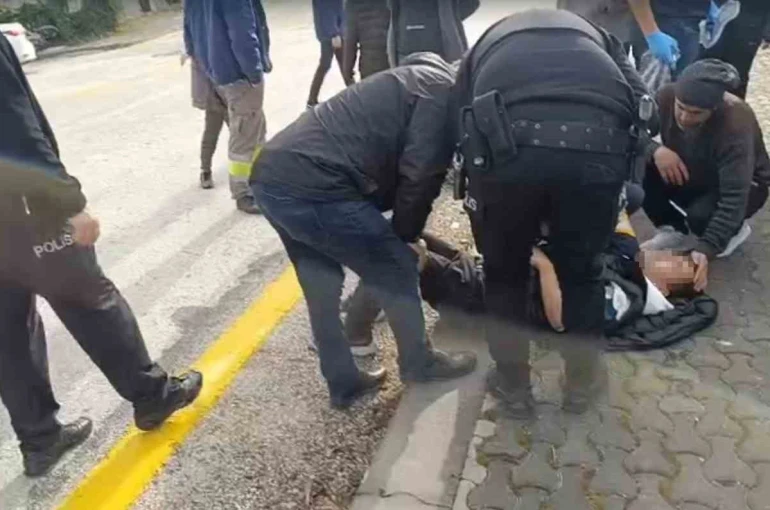 Ankara’da motosiklet sürücüsü köpeğe çarpmamak isterken kaza yaptı 