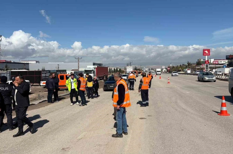 Ankara’da özel halk otobüsü köprü direğine çarptı: 5 ölü, 15 yaralı