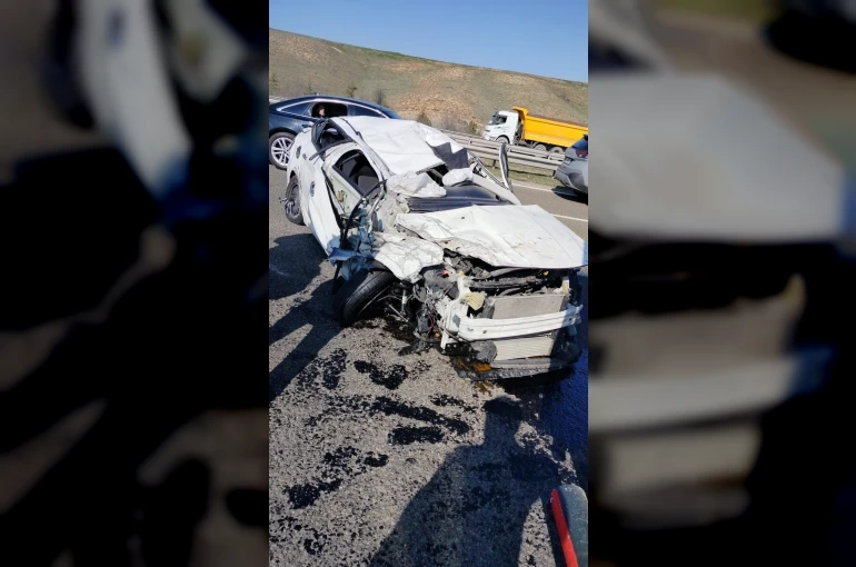 Ankara’da tıra çarpan otomobil taklalar atarak durabildi: 1 ağır yaralı 