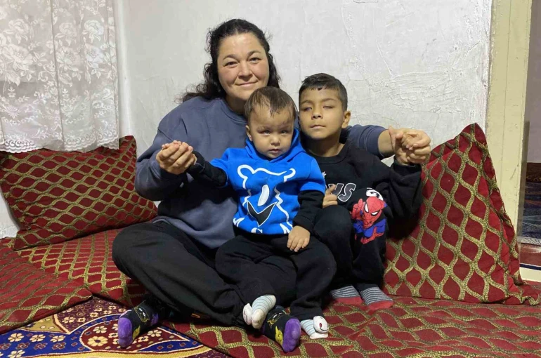 Annelerinin yüzünü ve dünyanın renklerini ilk defa gördüler 