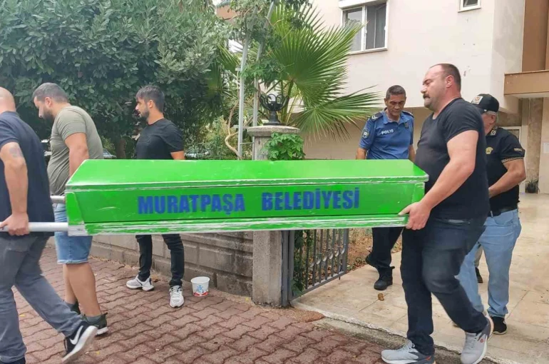 Annesiyle birlikte yaşadığı evde ölü bulundu 