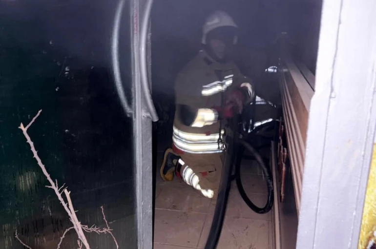 Antakya’da iş yeri alevlere teslim oldu