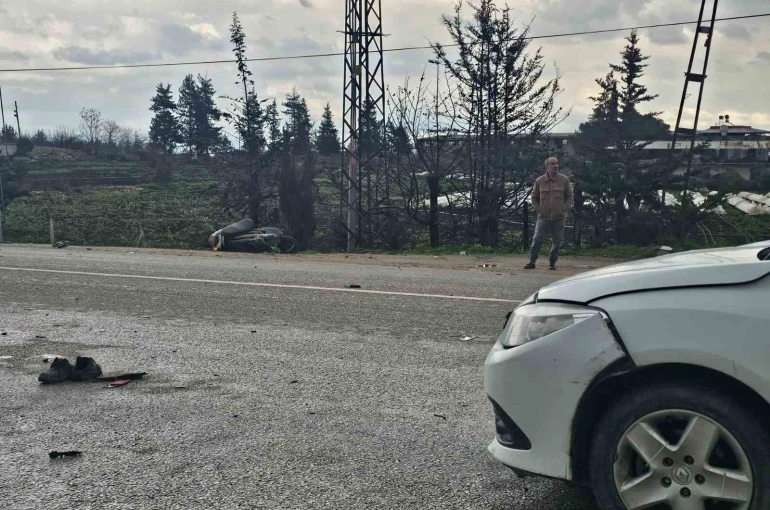 Antakya’da otomobille çarpışan motosikletin sürücüsü hayatını kaybetti 