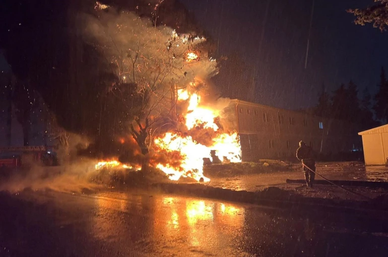 Antakya’da şantiyede korkutan yangın 