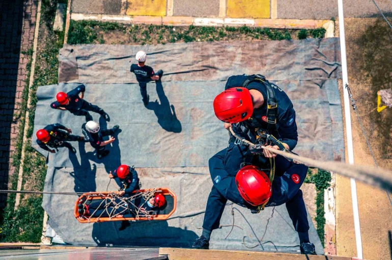 Antalya itfaiyesinin taze kanları göreve hazır 