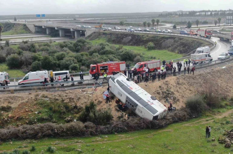 Antalya’da 10 kişinin hayatını kaybettiği otobüs kazasında bilirkişi sürücüyü kusurlu buldu 