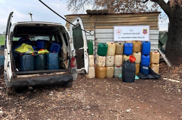 Antalya’da 2 bin 350 litre kaçak akaryakıt ele geçirildi 