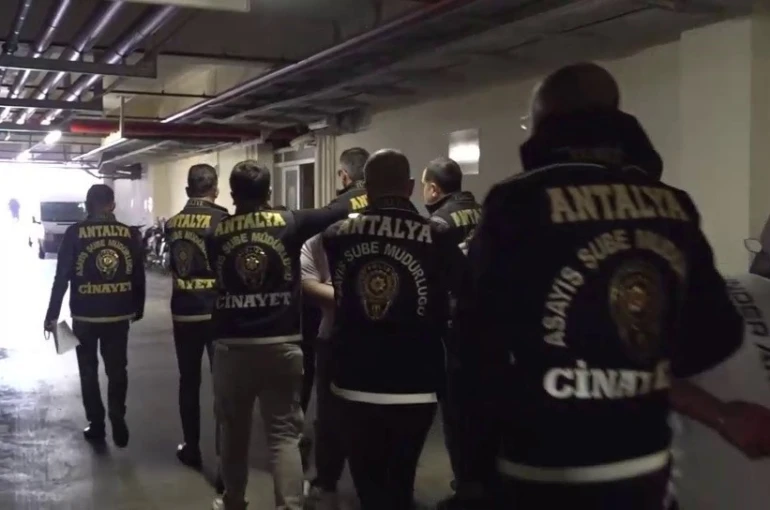 Antalya’da 40 bin TL karşılığı silahlı saldırıya 2 tutuklama