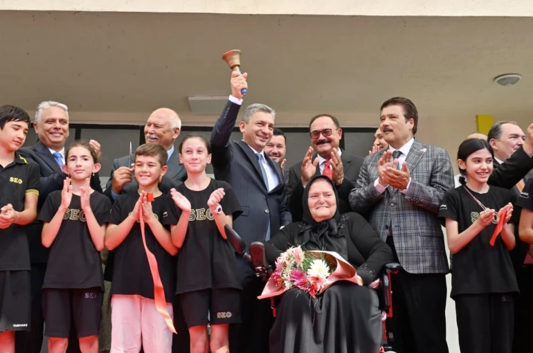 Antalya’da 526 bsin 145 öğrenci için ders zili çaldı 