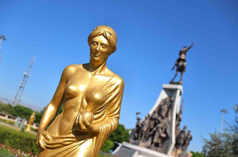 Antalya’da Altın Portakal için geri sayım başladı: 62’nci yıla özel 62 Venüs heykeli 