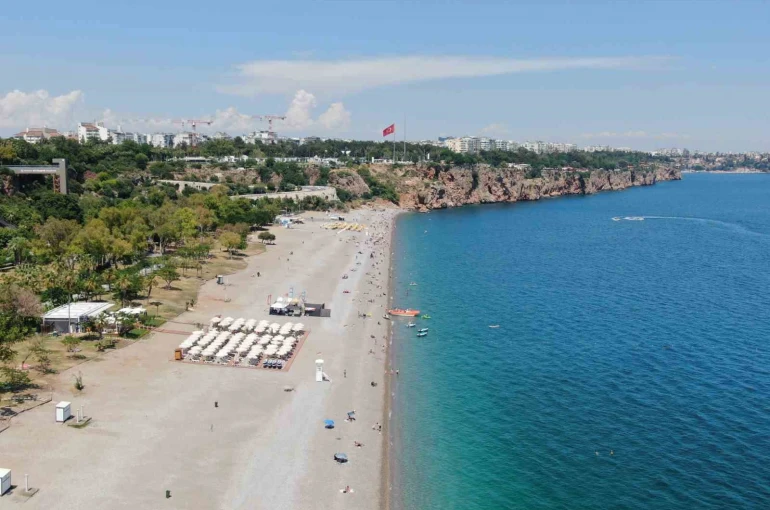 Antalya’da "Dumansız Plaj" uygulaması için yeni genelge