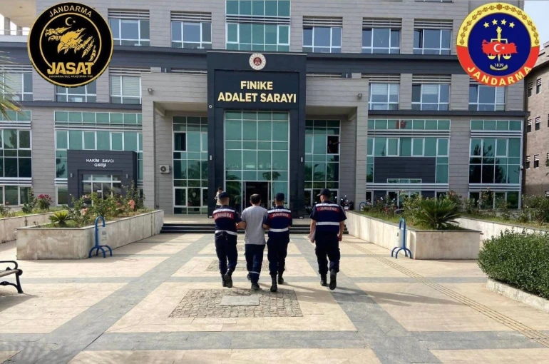 Antalya’da hakkında 21 yılı aşkın hapis cezası bulunan hükümlü yakalandı 