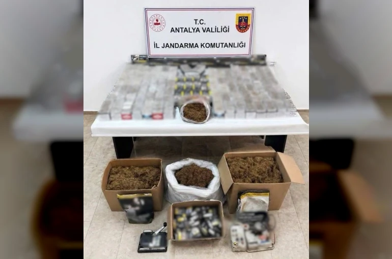 Antalya’da jandarmadan kaçakçılık operasyonu 