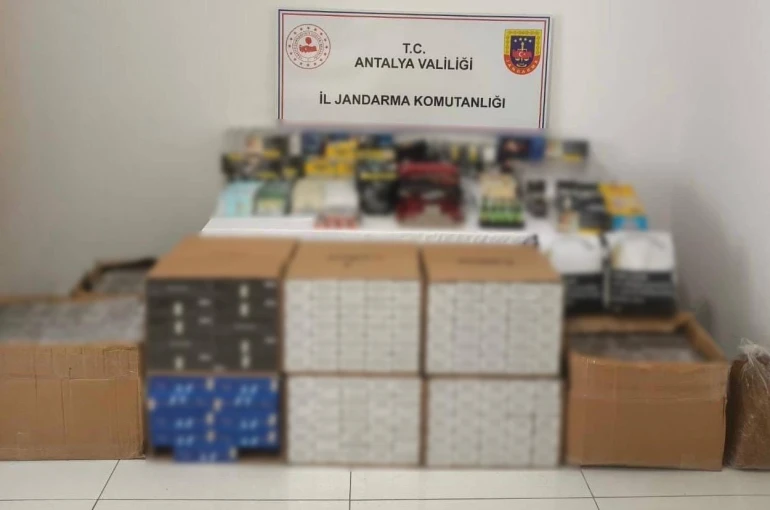 Antalya’da kaçak sigara operasyonu
