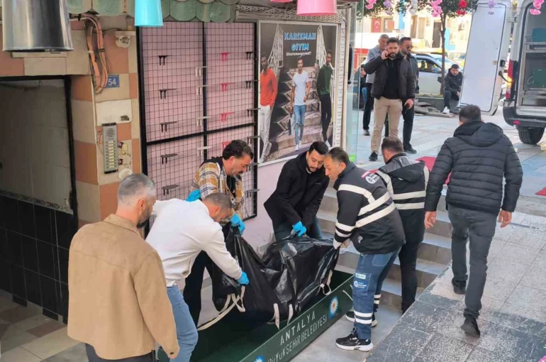 Antalya’da katil zanlısı saklandığı adreste yakalandı 