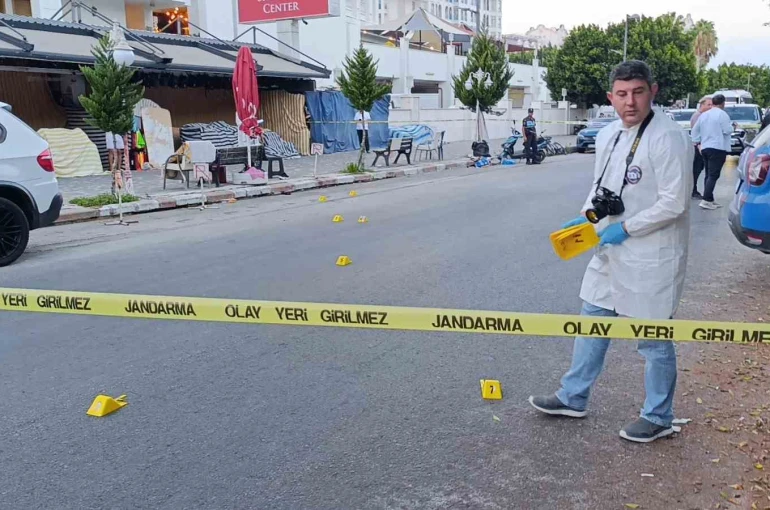 Antalya’da silahlı saldırı: 1’i turist 3 yaralı 
