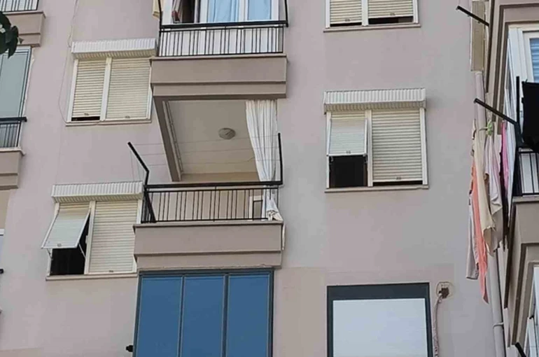 Antalya’da yaşlı anne ve kızı aynı evde ölü bulundu