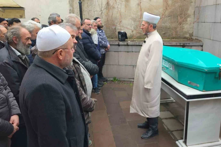 Antalya’daki otobüs kazasında hayatını kaybeden sürücü memleketi Kütahya’da son yolculuğuna uğurlandı 