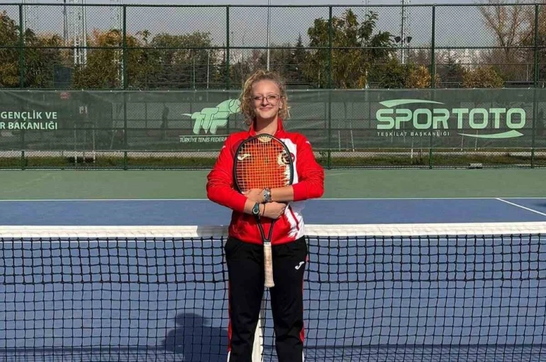 Antalyalı 16 yaşındaki tenisçi Zeynepsu, Tokyo Olimpiyatları için milli formayı giydi