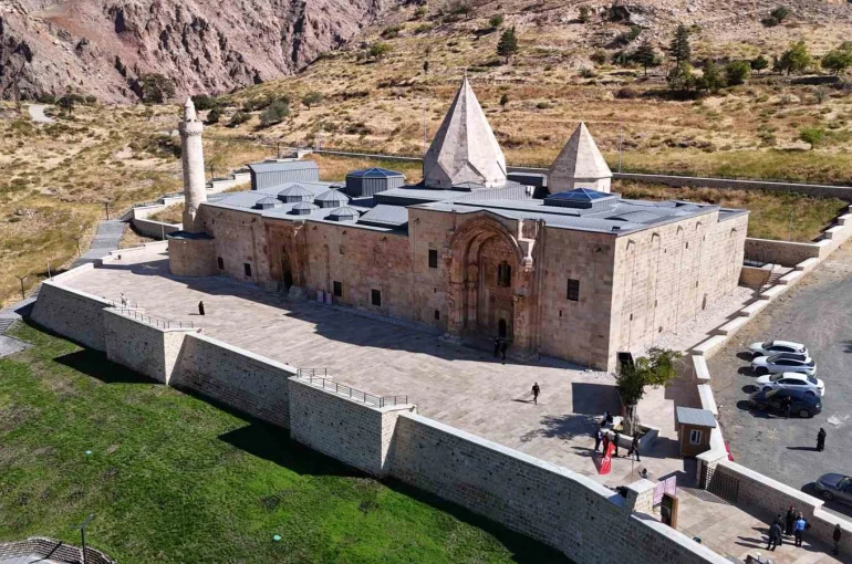 Antidepresanlar yokken ecdat, ruh hastalıklarını sesle tedavi ediyordu 