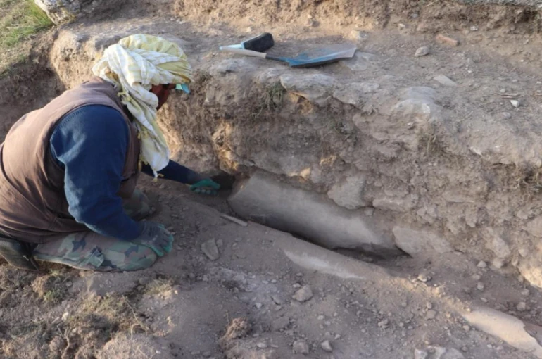 Antik Kentde 1800 yıllık heykel bulundu