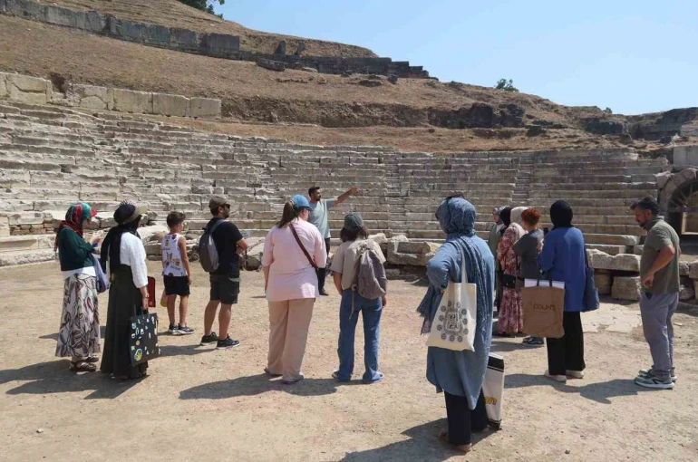 Antik Tiyatro’yu kara kalem çalıştılar 