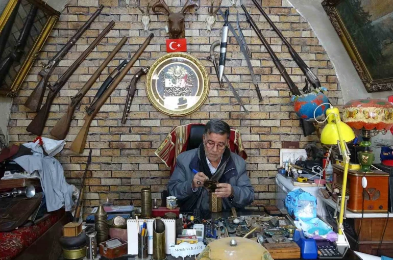 Antikacılardan antika tutkunlarına uyarı: "Her eski antika değil" 