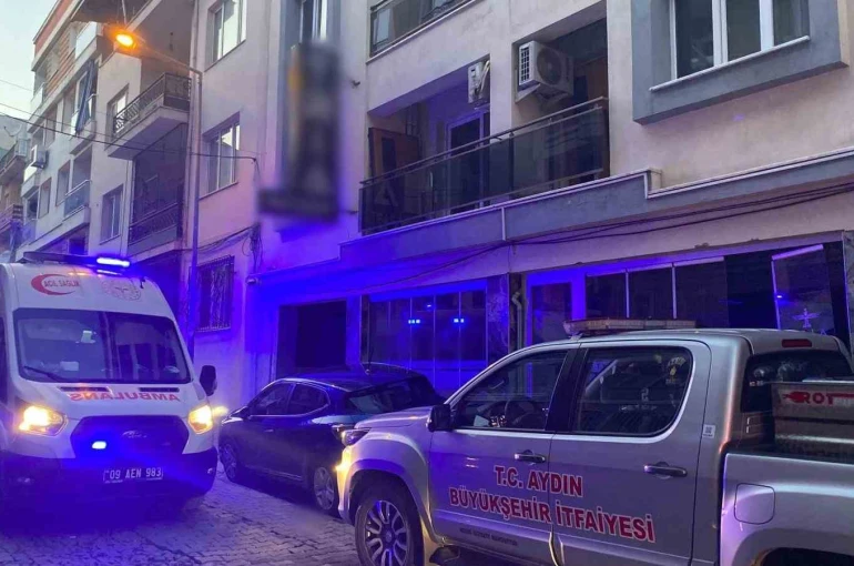 Apart odasında çıkan yangın panikletti 