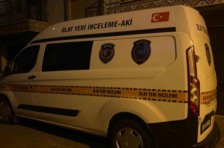 Apartmanı saran kötü koku acı gerçeği ortaya çıkarttı 