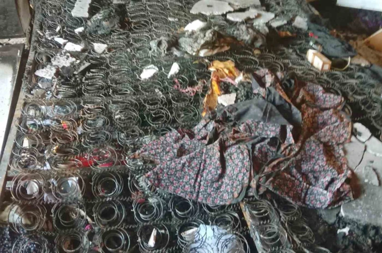 Araban’da kırsal mahalledeki ev yangınında eşyalar küle döndü