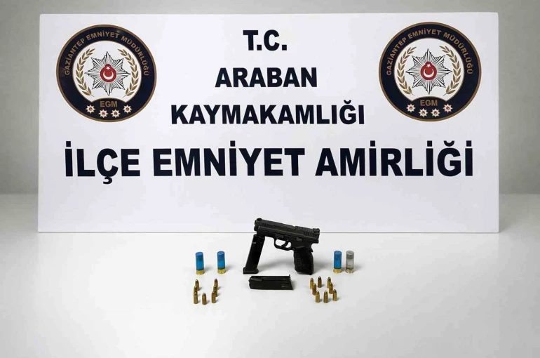 Araban’da şüpheli araçta ruhsatsız silah ele geçirildi: 1 gözaltı 