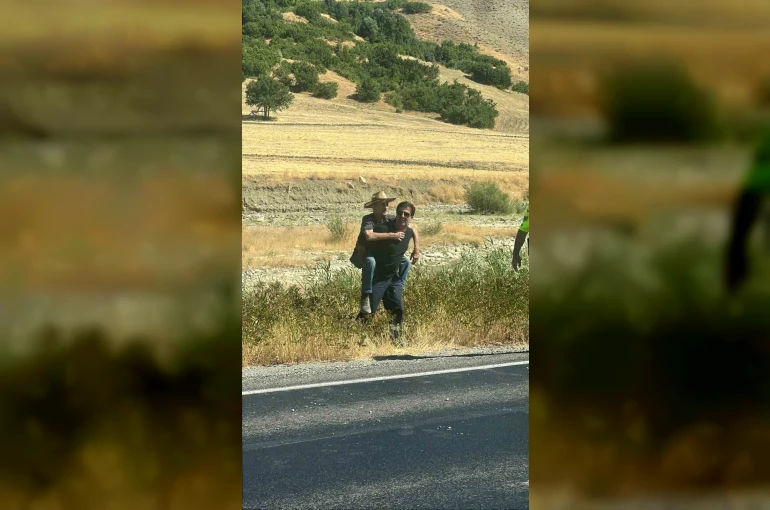 Araç dere yatağına savruldu, yaralının yardımına çevredekiler koştu