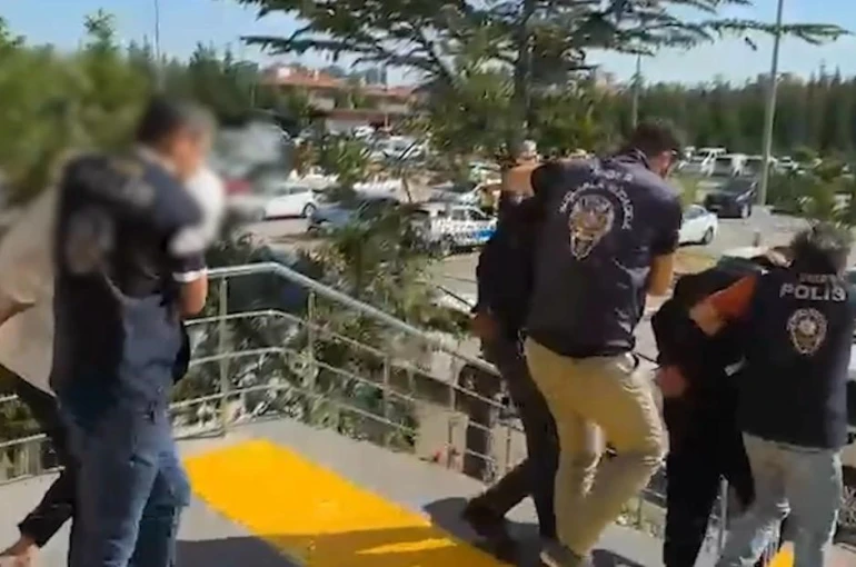 Araç kiralamak isteyen 51 vatandaş 5 milyon 970 bin TL dolandırıldı: 6 tutuklama 