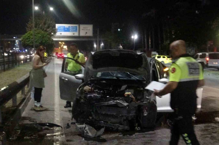 Aracın hurdaya döndüğü kazayı burnu bile kanamadan atlattı 