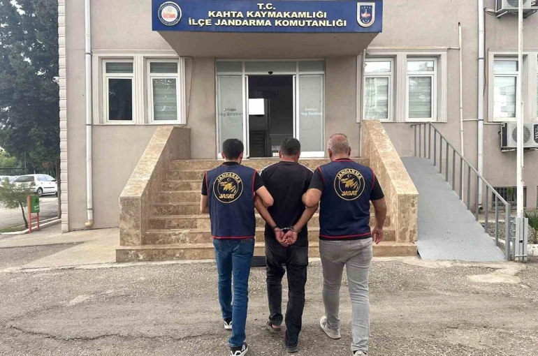 Aranan şahıs jandarma operasyonu İle yakalandı