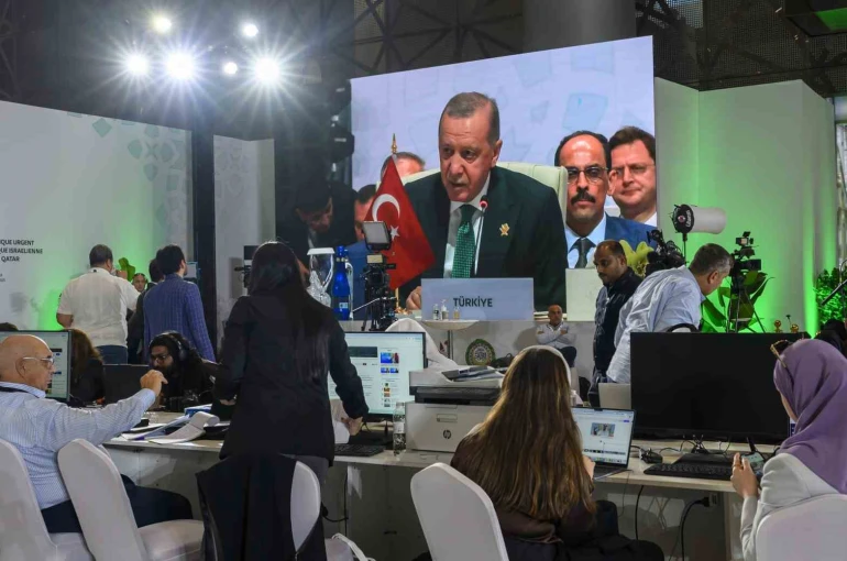 Arap ve İslam ülkelerinin liderlerinden tüm devletlere İsrail ile ilişkileri gözden geçirme çağrısı 